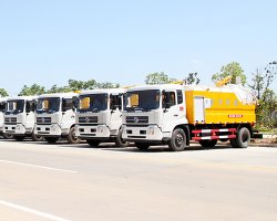 環(huán)衛垃圾車